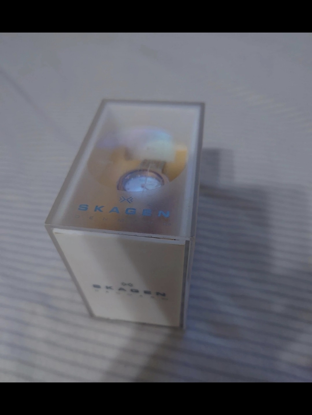 Skagen Women Two-Tone Water Resistant,Mineral Crystal,Stainless Steel,Mesh Watch - Picture 7 of 7